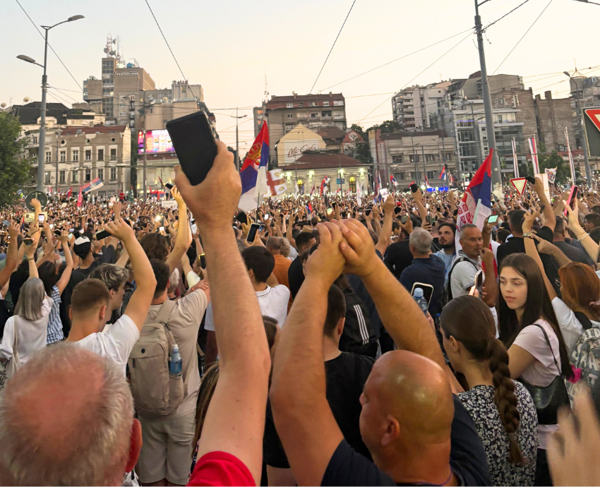Serbia: Protesters face police repression as actions continue into their 8th month