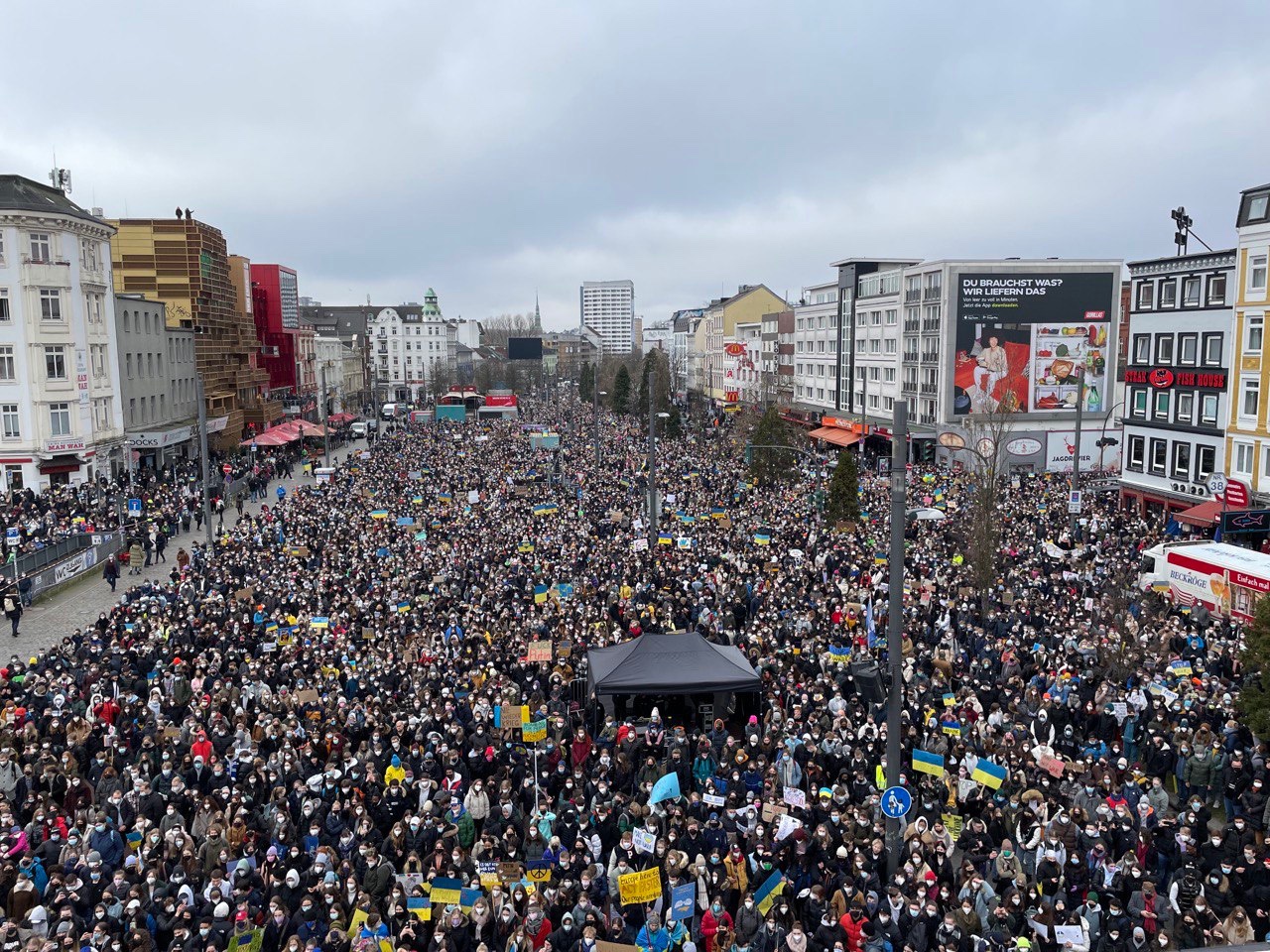 Climate youth fill the streets to #StandWithUkraine - Vimarsana News