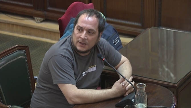Former CUP MP and journalist David Fernàndez testifies Former CUP MP and journalist David Fernàndez testifies