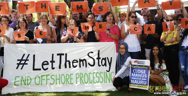 Banner says "End offshore processing" at Mudoch Univerity #LetThemStay rally, March 3 2016.