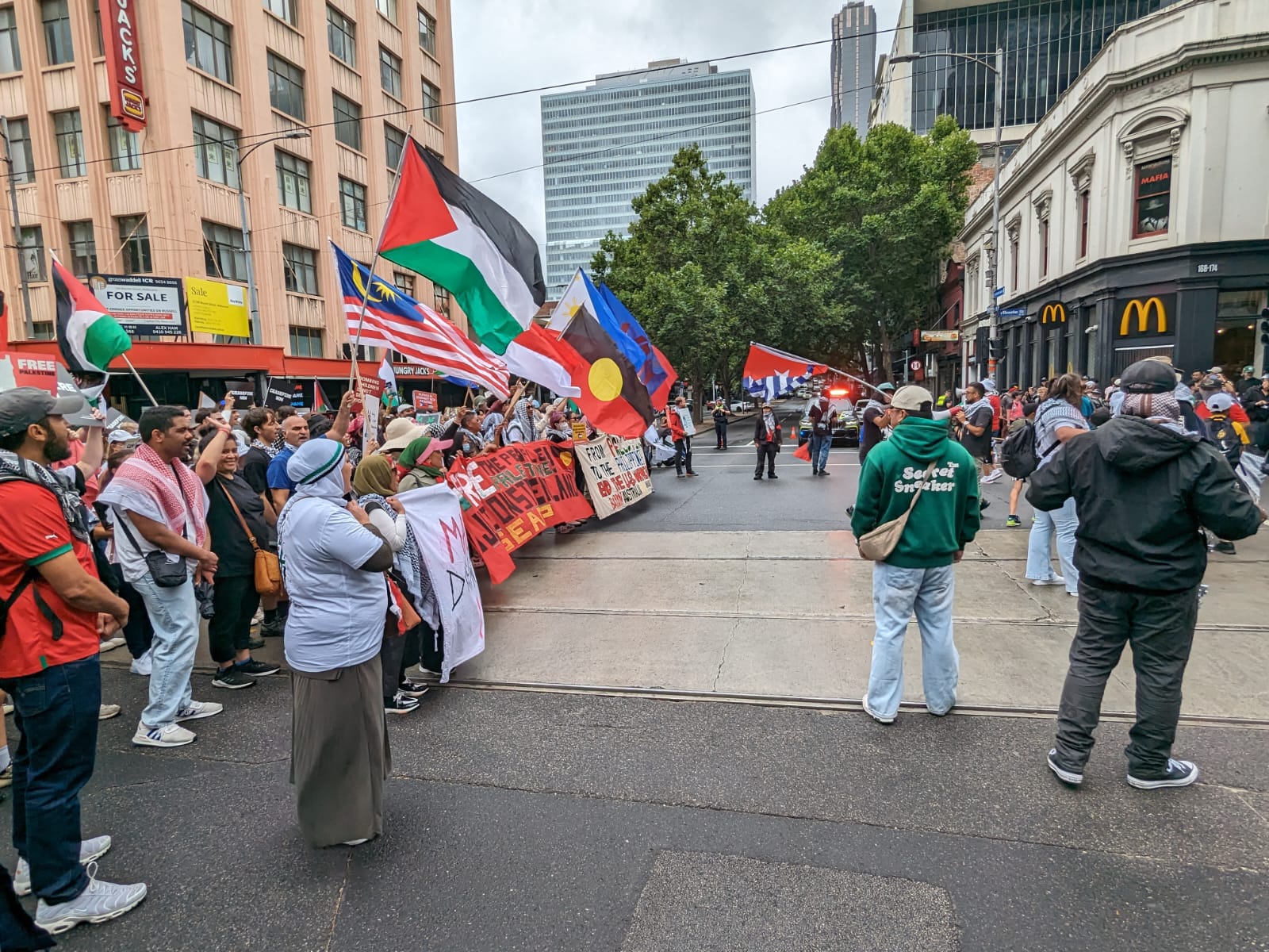 Multicultural support for Palestine at the Naarm/Melbourne rally