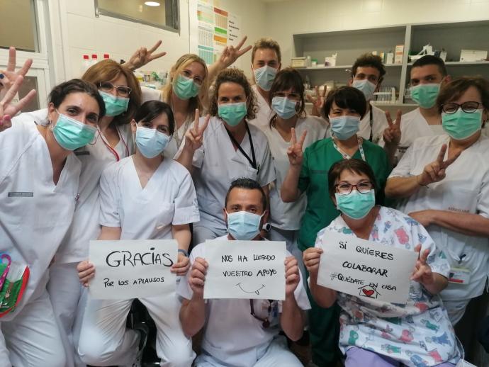 Staff of the Alicante General Hospital (Valencian Country) acknowledging the city's support, expressed with applause every night at 8pm