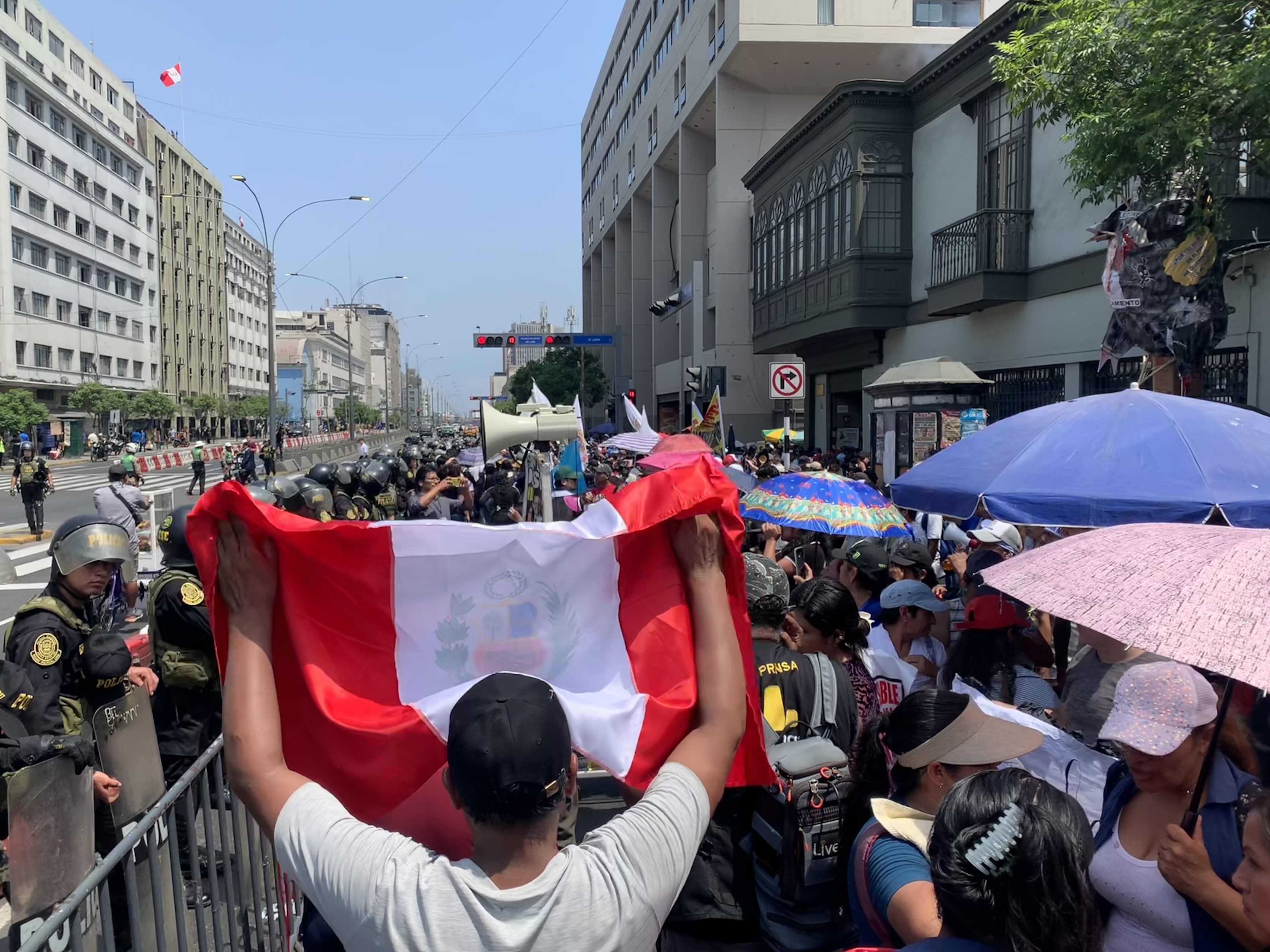 protesters outside Congress