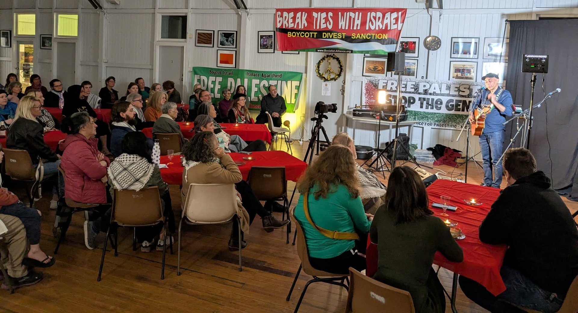 Palestine solidarity concert with David Rovics/Kamala Emanuel and Phil Monsour in Magan-djin/Brisbane, July 24