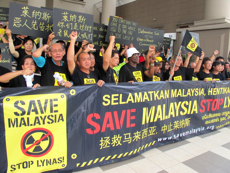 Save Malyasia Stop Lynas protest with long banner