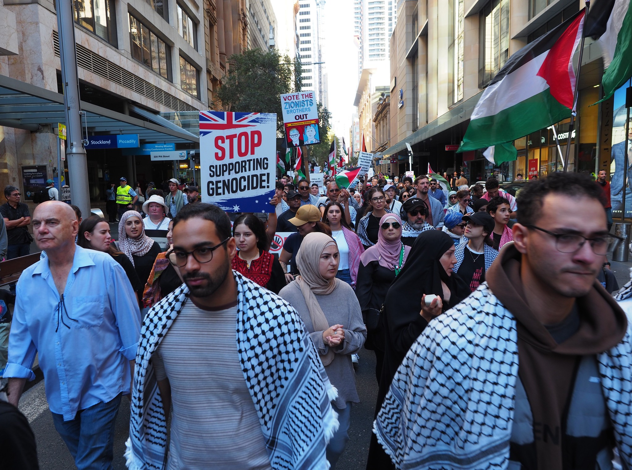 Stop supporting genocide, Gadigal/Sydney, April 14