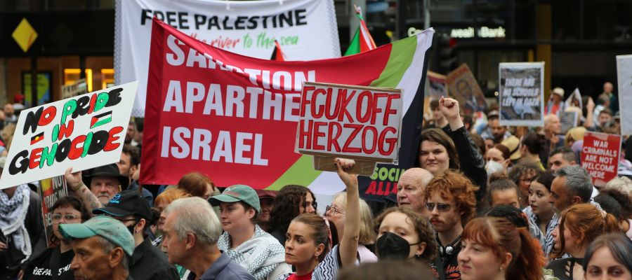 protesters in naarm/melbourne protesting against visit of Israeli President Isaac Herzog