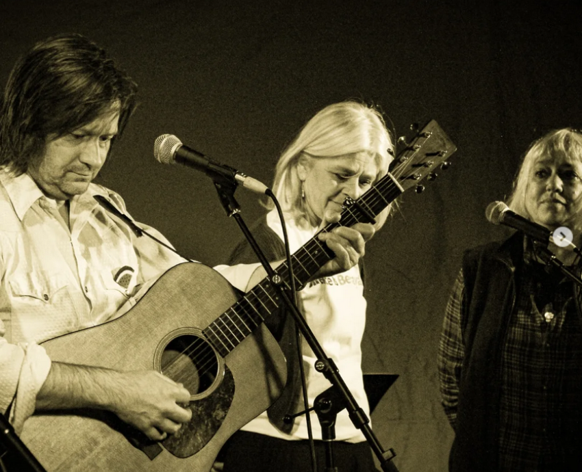 3 musicians on stage