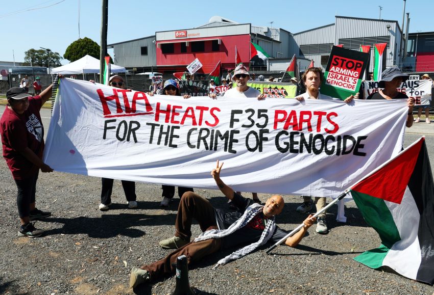 Magan-djin/Brisbane protest outside Heat Treatment Australia on October 21