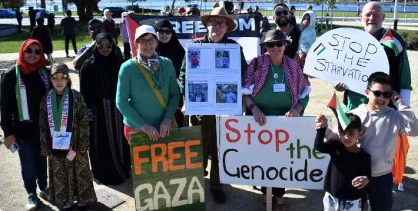 Cropped photo of Palestine solidarity protesters at Waterfront Park, Devonport Tasmania 2025