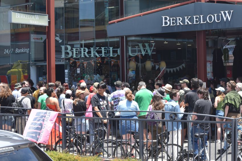 crowd outside Berkelouw Books