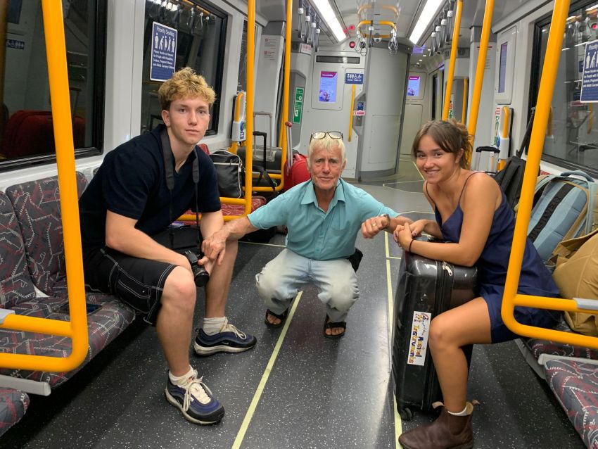 Omar, David, Nakeita