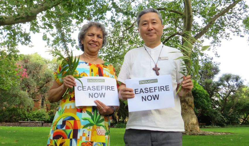 Suzie Don Leonard and Uniting Church Wangaratta's Rev Hoon You. Photo: Simone Kerwin 