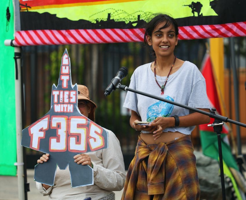Weapons out of Magandjin protest, March 30