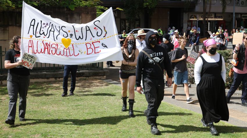 Counter protest in Magan-djin/Brisbane, August 30
