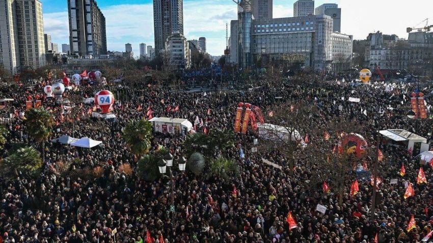 Protest against pension reform January 31 France