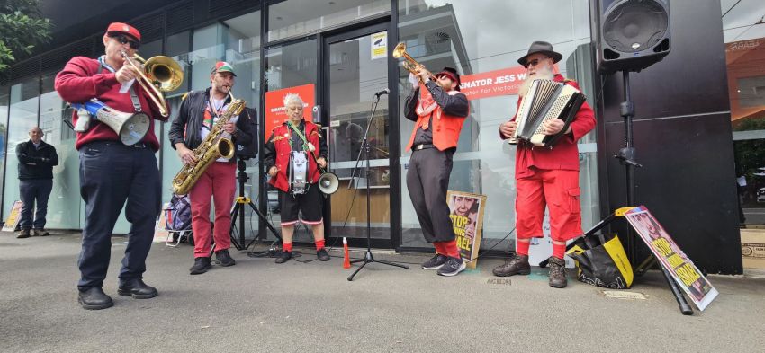 Riff Raff band playing outside Jess Walsh's office, Naarm/Melbourne, April 13