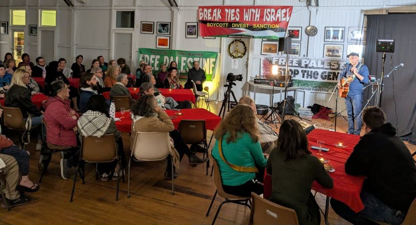 Palestine solidarity concert with David Rovics/Kamala Emanuel and Phil Monsour in Magan-djin/Brisbane, July 24