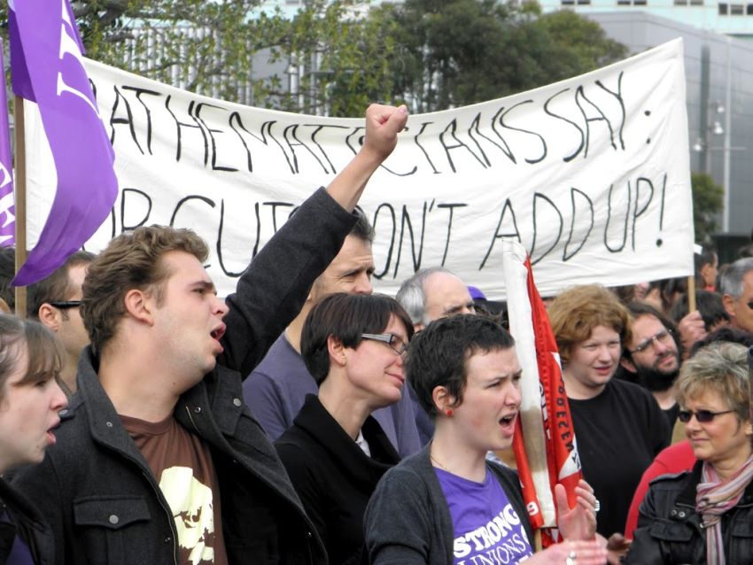 Students and staff rallied at the University of Sydney against proposed cuts on May 7.