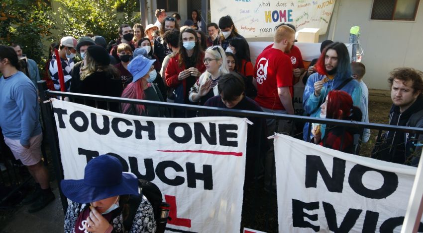 Touch one, touch all: Anti-eviction defence
