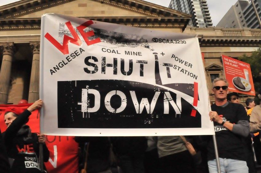 Anglesea Power Station - We Shut It Down banner at People's Climate March, Melbourne 27 November 2015.