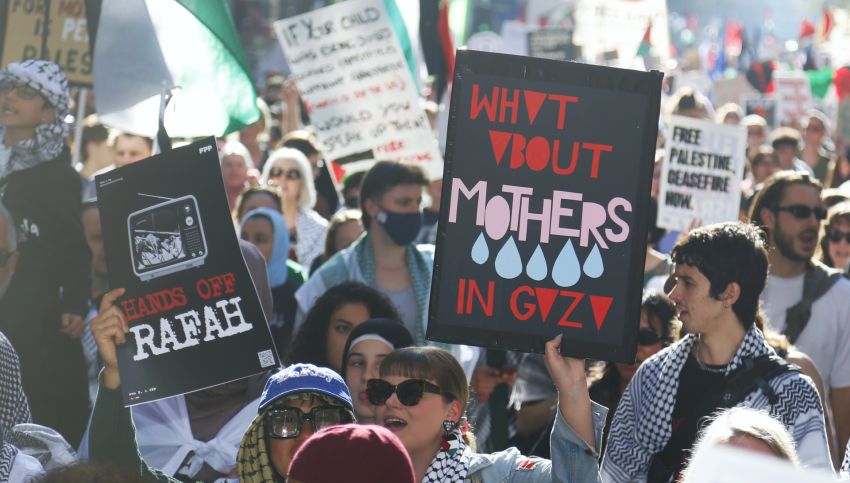 Protesters in Naarm/Melbourne express solidarity with Palestinian mothers Protesters in Naarm/Melbourne express solidarity with Palestinian mothers