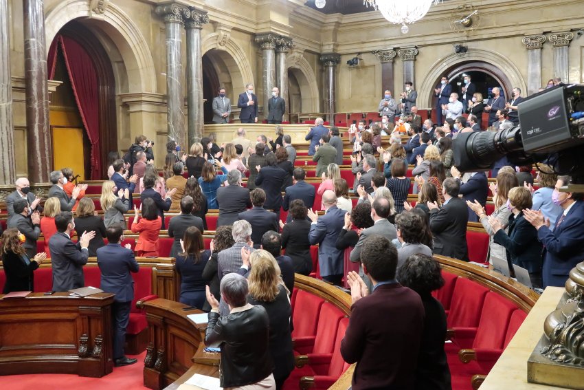 Catalan Parliament applauds Ukrainian representative