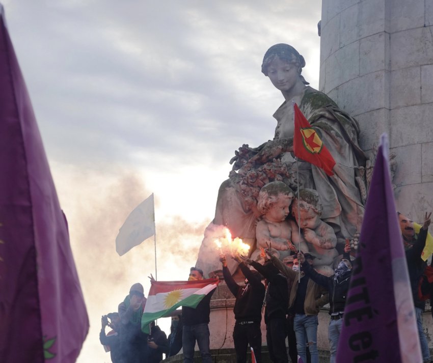 Kurdish protest in Paris 2 cr Sarah Glynn
