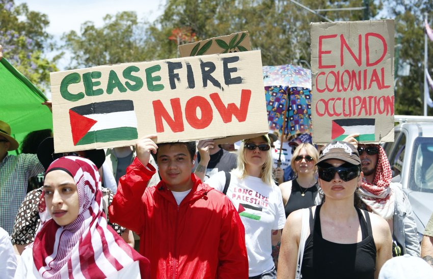 Ceasefire now! sign in Meanjin/Brisbane rally, December 3