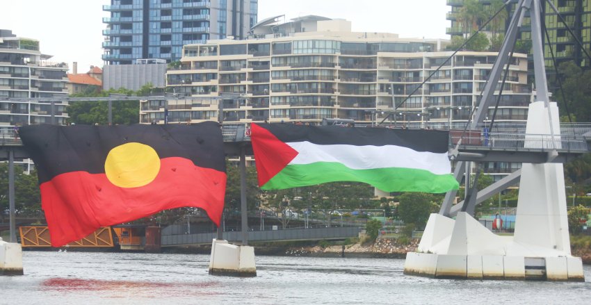 Giant flag drop for the International Day of Solidarity with the Palestinian People