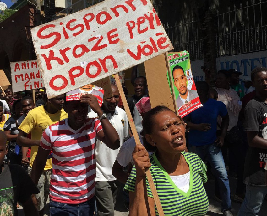 Haiti protest 2015 cr Georgia Popplewell/Flickr CC By NC SA 2_0