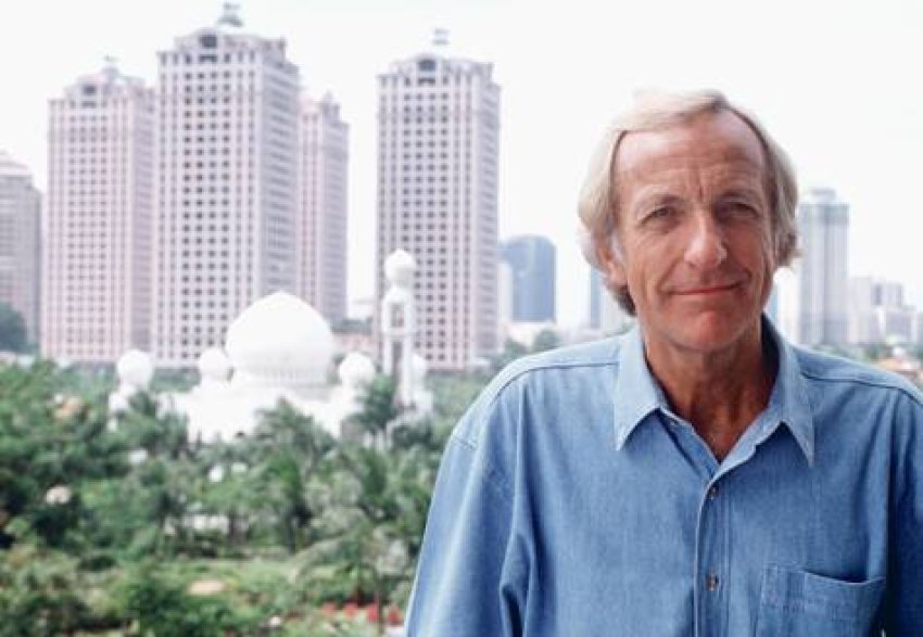 Award-winning journalist and filmmaker John Pilger.