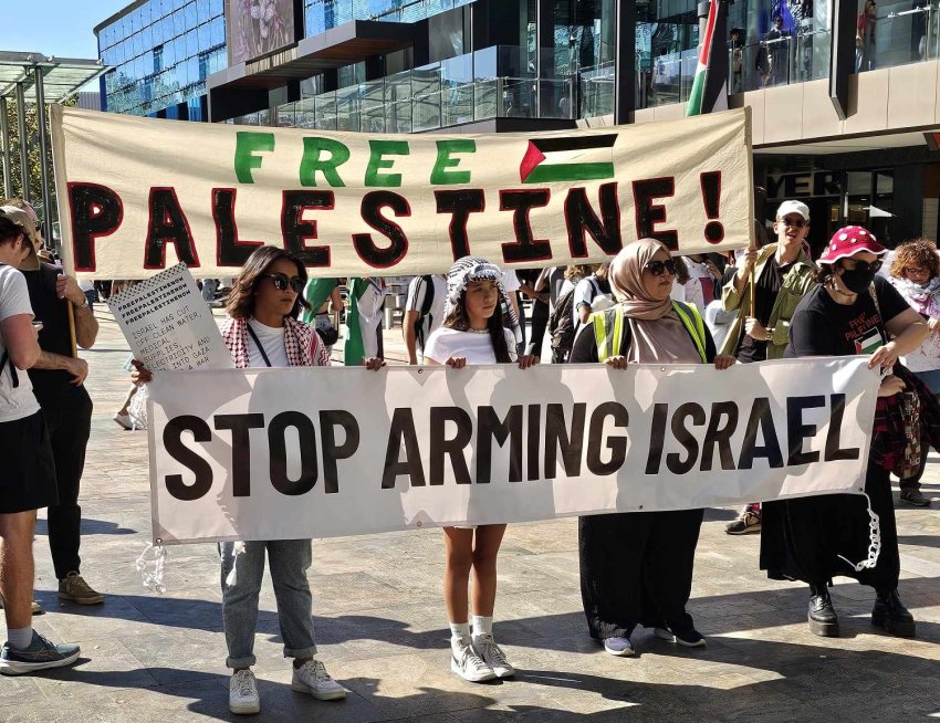 Stop arming Israel banner