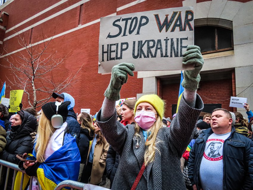Stop war. Help Ukraine