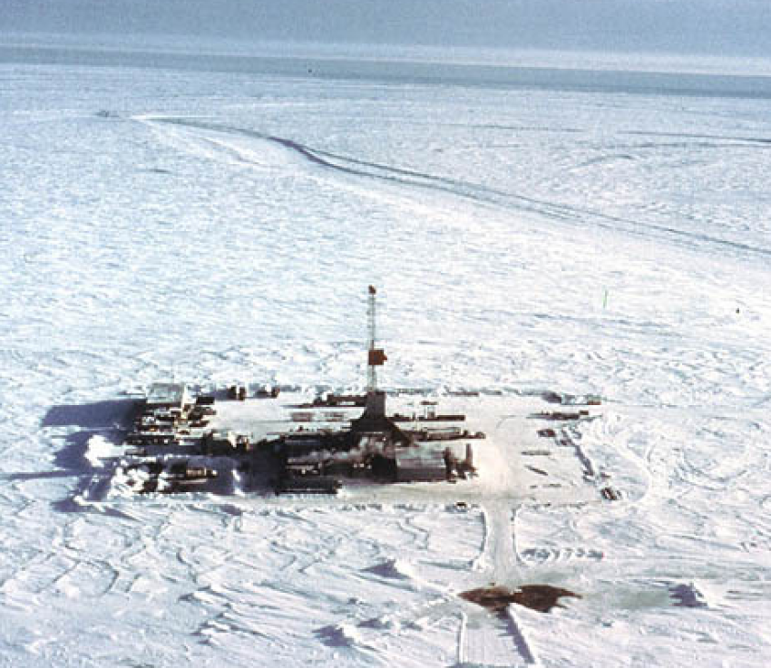 Arctic oil rig