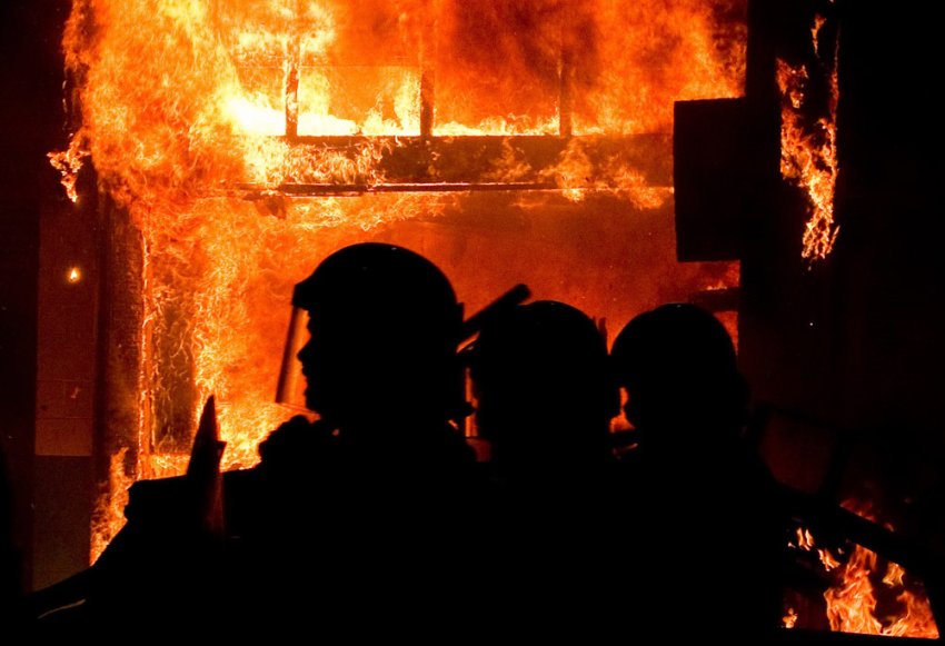 A shop burns in Tottenham