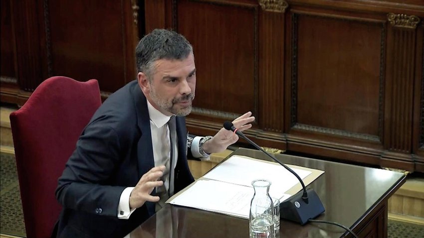 Former Catalan business minister Santi Vila giving evidence