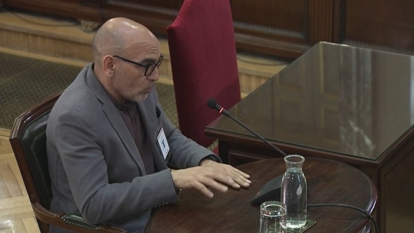 Sergeant from mediation team of the Mossos d'Esquadra gives evidence