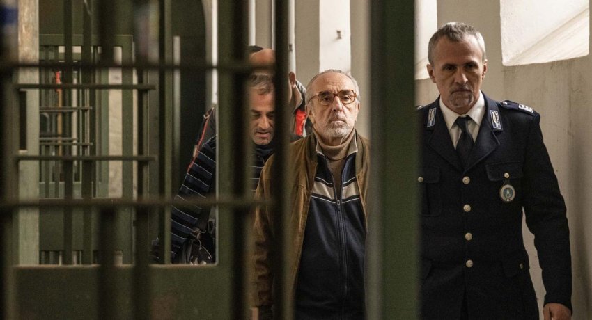 Silvio Orlando as the dangerous Mafia criminal and Fabrizio Ferracane as the tough-minded guard in t