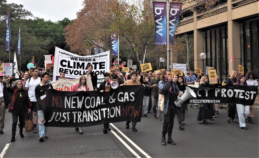 Protesters march on NSW Parliament. Photo: Peter Boyle