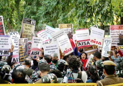 Protesting the war in Delhi, India on Feb 26