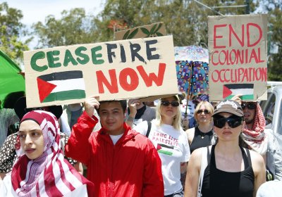Ceasefire now! sign in Meanjin/Brisbane rally, December 3
