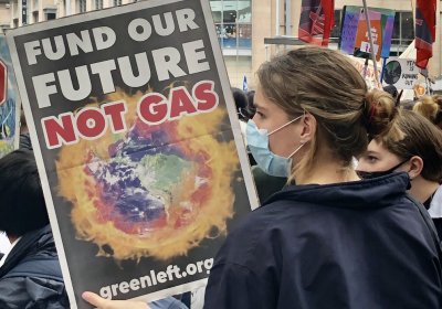 Fund our future, not gas. Photo: Pip Hinman