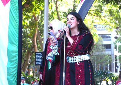 Jana Fayyad addressing the Palestine protest