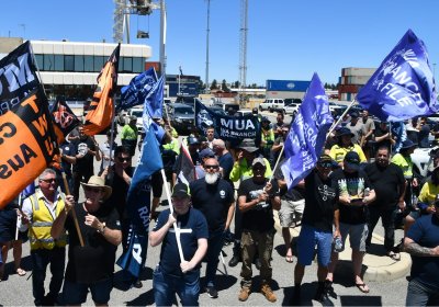 MUA members rallying against DP World in Fremantle