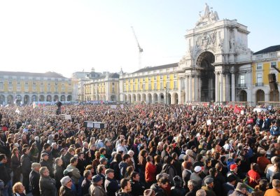 300,000 people marched in Lisbon