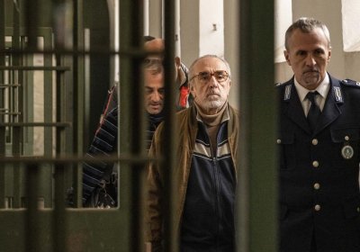 Silvio Orlando as the dangerous Mafia criminal and Fabrizio Ferracane as the tough-minded guard in t