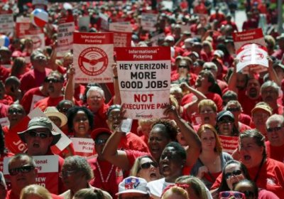 Verizon Communications workers at a rally.