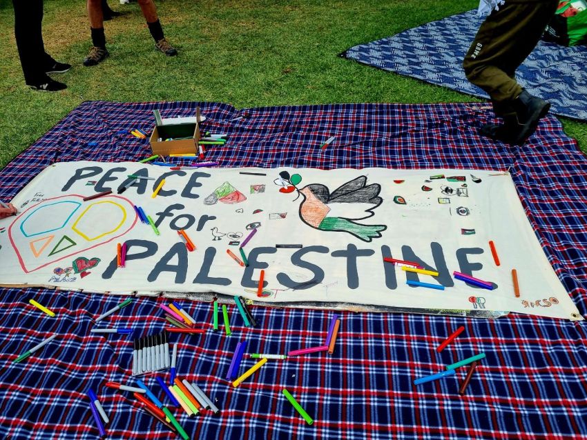 peace for palestine colouring picnic