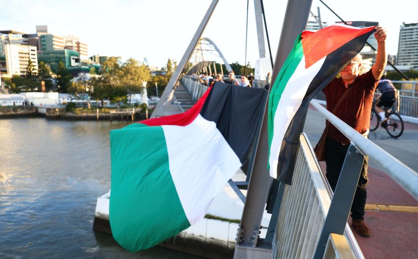 A second flag on the other side of the bridge